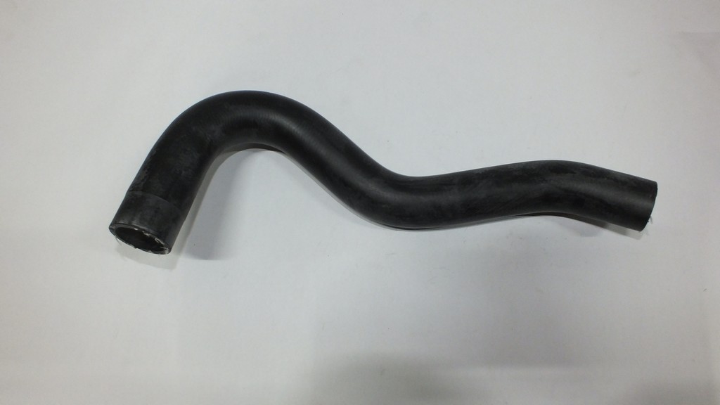RADYATÖR ÜST HORTUMU NO:2 ( PLASTIK BORU HARIÇ )